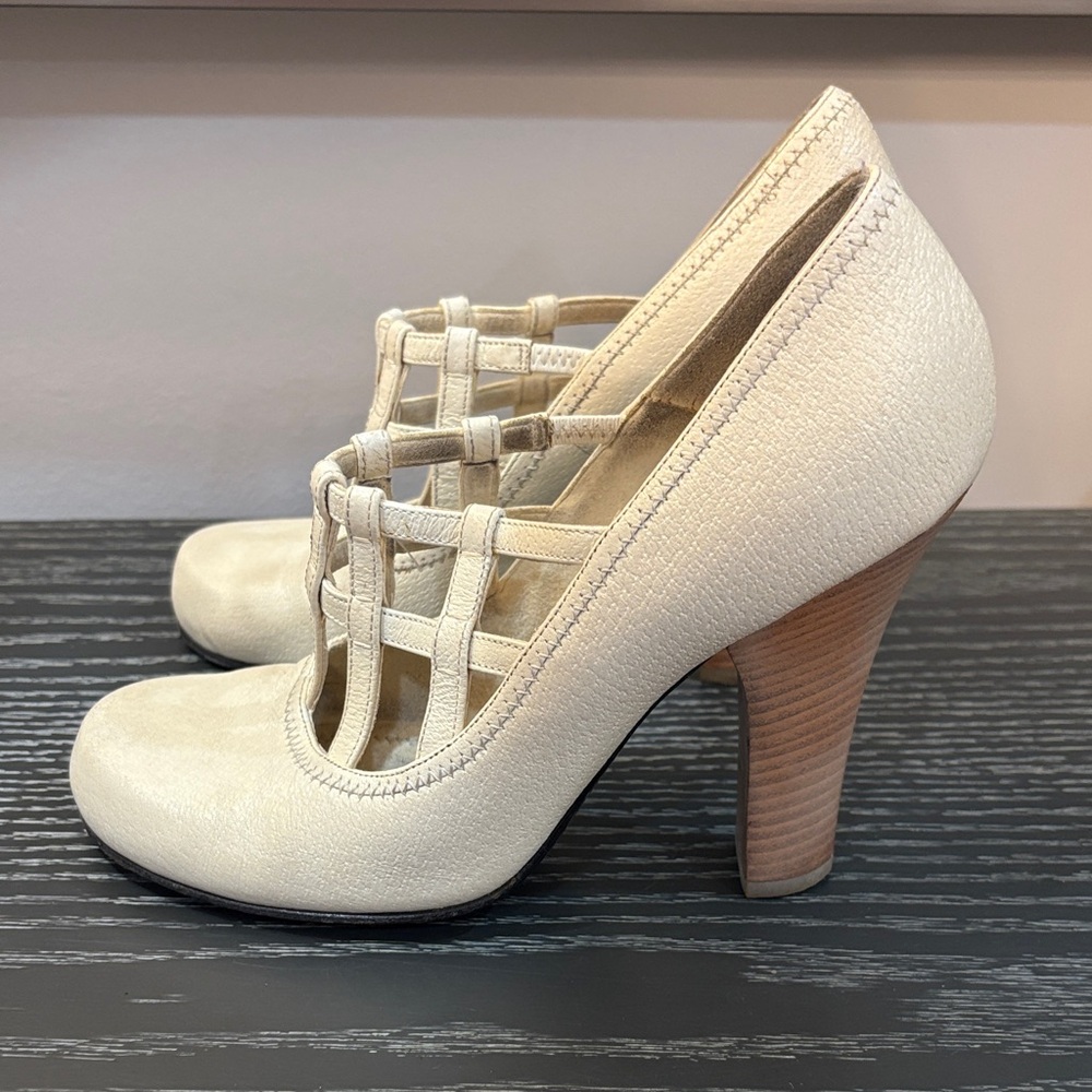 Louis Vuitton White Leather Ball Cage Women's Pump